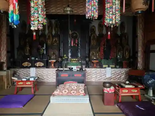 引接寺の本殿・本堂