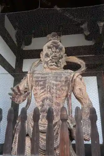 當麻寺の像