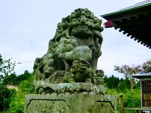 温泉神社(佐良土)の狛犬
