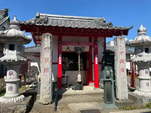 前橋厄除大師 蓮花院の{uncategorized: "未分類", other: "その他", undefined: "問題あり", building: "その他建物", grave: "お墓", sacred_gate: "鳥居", guardian: "狛犬", statue: "像", buddha: "仏像", history: "歴史", nature: "自然", garden: "庭園", animal: "動物", pagoda: "塔", temizu: "手水舎", mountain_gate: "山門・神門", sanctuary: "本殿・本堂", subordinate: "末社・摂社", art: "芸術", scenery: "景色", jizo: "地蔵", ema: "絵馬", goshuin: "御朱印", omikuji: "おみくじ", items: "授与品その他", amulet: "お守り", goshuincho: "御朱印帳", eats: "食事", festival: "お祭り", votive_dance: "神楽", shichigosan: "七五三参", wedding: "結婚式", experience: "体験その他", initially: "初詣", around: "周辺", anti_infection: "感染症対策"}