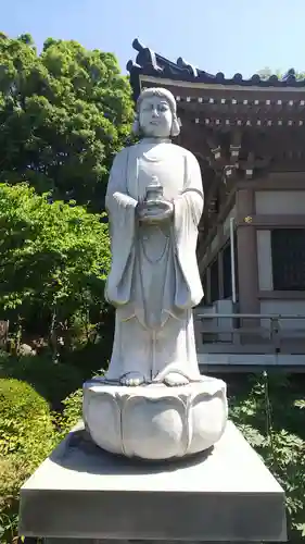 雲性寺の像