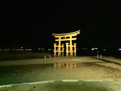 厳島神社の鳥居