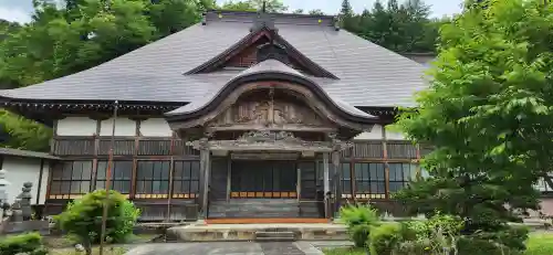 華蔵院の本殿・本堂