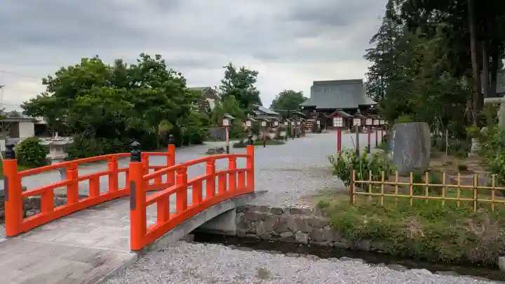 鷲宮神社の{uncategorized: "未分類", other: "その他", undefined: "問題あり", building: "その他建物", grave: "お墓", sacred_gate: "鳥居", guardian: "狛犬", statue: "像", buddha: "仏像", history: "歴史", nature: "自然", garden: "庭園", animal: "動物", pagoda: "塔", temizu: "手水舎", mountain_gate: "山門・神門", sanctuary: "本殿・本堂", subordinate: "末社・摂社", art: "芸術", scenery: "景色", jizo: "地蔵", ema: "絵馬", goshuin: "御朱印", omikuji: "おみくじ", items: "授与品その他", amulet: "お守り", goshuincho: "御朱印帳", eats: "食事", festival: "お祭り", votive_dance: "神楽", shichigosan: "七五三参", wedding: "結婚式", experience: "体験その他", initially: "初詣", around: "周辺", anti_infection: "感染症対策"}