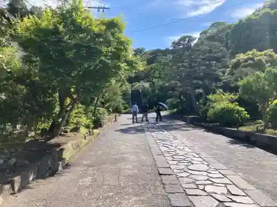 東慶寺の{uncategorized: "未分類", other: "その他", undefined: "問題あり", building: "その他建物", grave: "お墓", sacred_gate: "鳥居", guardian: "狛犬", statue: "像", buddha: "仏像", history: "歴史", nature: "自然", garden: "庭園", animal: "動物", pagoda: "塔", temizu: "手水舎", mountain_gate: "山門・神門", sanctuary: "本殿・本堂", subordinate: "末社・摂社", art: "芸術", scenery: "景色", jizo: "地蔵", ema: "絵馬", goshuin: "御朱印", omikuji: "おみくじ", items: "授与品その他", amulet: "お守り", goshuincho: "御朱印帳", eats: "食事", festival: "お祭り", votive_dance: "神楽", shichigosan: "七五三参", wedding: "結婚式", experience: "体験その他", initially: "初詣", around: "周辺", anti_infection: "感染症対策"}