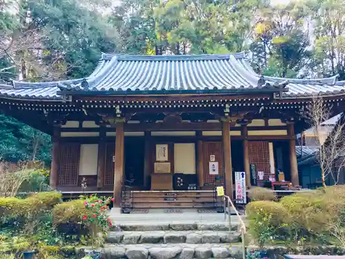 岩船寺の本殿・本堂