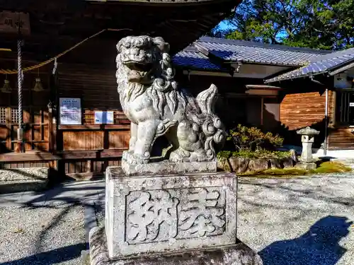 犬ヶ坪神明社の狛犬