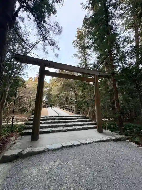 伊勢神宮内宮(皇大神宮)の{uncategorized: "未分類", other: "その他", undefined: "問題あり", building: "その他建物", grave: "お墓", sacred_gate: "鳥居", guardian: "狛犬", statue: "像", buddha: "仏像", history: "歴史", nature: "自然", garden: "庭園", animal: "動物", pagoda: "塔", temizu: "手水舎", mountain_gate: "山門・神門", sanctuary: "本殿・本堂", subordinate: "末社・摂社", art: "芸術", scenery: "景色", jizo: "地蔵", ema: "絵馬", goshuin: "御朱印", omikuji: "おみくじ", items: "授与品その他", amulet: "お守り", goshuincho: "御朱印帳", eats: "食事", festival: "お祭り", votive_dance: "神楽", shichigosan: "七五三参", wedding: "結婚式", experience: "体験その他", initially: "初詣", around: "周辺", anti_infection: "感染症対策"}