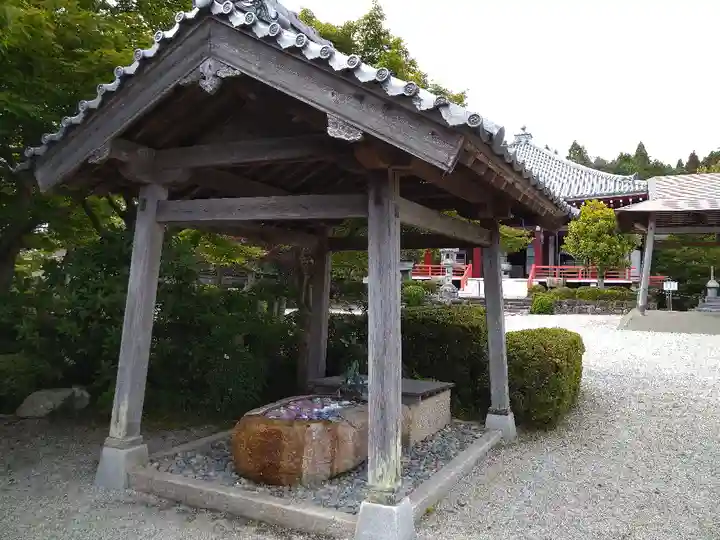 櫟野寺の手水舎