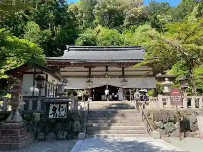 丹生川上神社(中社)の{uncategorized: "未分類", other: "その他", undefined: "問題あり", building: "その他建物", grave: "お墓", sacred_gate: "鳥居", guardian: "狛犬", statue: "像", buddha: "仏像", history: "歴史", nature: "自然", garden: "庭園", animal: "動物", pagoda: "塔", temizu: "手水舎", mountain_gate: "山門・神門", sanctuary: "本殿・本堂", subordinate: "末社・摂社", art: "芸術", scenery: "景色", jizo: "地蔵", ema: "絵馬", goshuin: "御朱印", omikuji: "おみくじ", items: "授与品その他", amulet: "お守り", goshuincho: "御朱印帳", eats: "食事", festival: "お祭り", votive_dance: "神楽", shichigosan: "七五三参", wedding: "結婚式", experience: "体験その他", initially: "初詣", around: "周辺", anti_infection: "感染症対策"}