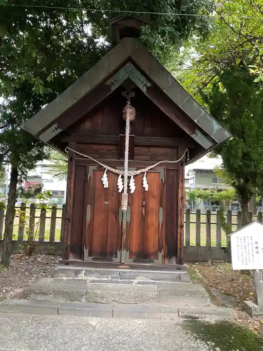 鳥海月山両所宮の末社・摂社