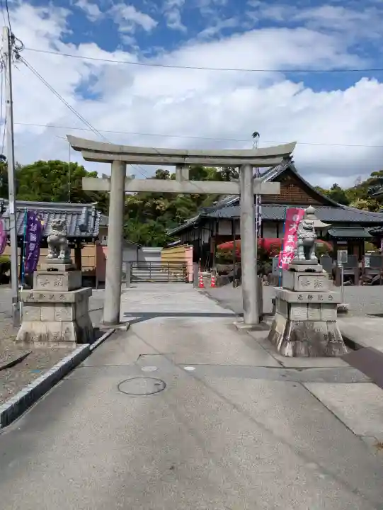 大宝神社の{uncategorized: "未分類", other: "その他", undefined: "問題あり", building: "その他建物", grave: "お墓", sacred_gate: "鳥居", guardian: "狛犬", statue: "像", buddha: "仏像", history: "歴史", nature: "自然", garden: "庭園", animal: "動物", pagoda: "塔", temizu: "手水舎", mountain_gate: "山門・神門", sanctuary: "本殿・本堂", subordinate: "末社・摂社", art: "芸術", scenery: "景色", jizo: "地蔵", ema: "絵馬", goshuin: "御朱印", omikuji: "おみくじ", items: "授与品その他", amulet: "お守り", goshuincho: "御朱印帳", eats: "食事", festival: "お祭り", votive_dance: "神楽", shichigosan: "七五三参", wedding: "結婚式", experience: "体験その他", initially: "初詣", around: "周辺", anti_infection: "感染症対策"}