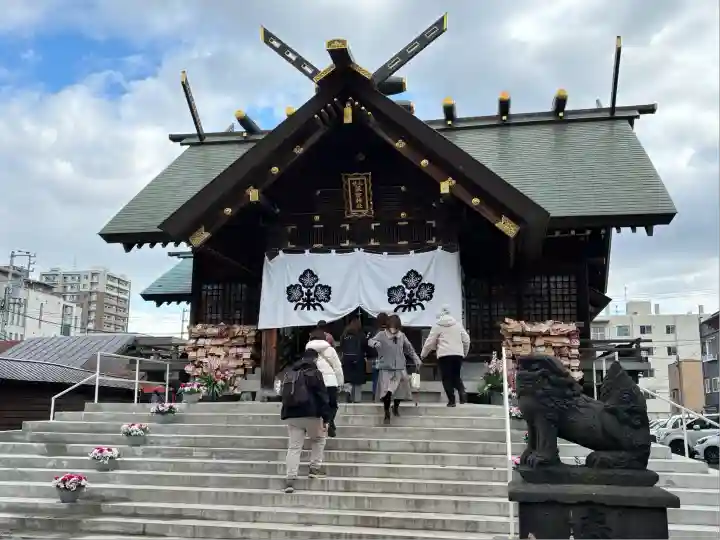 札幌諏訪神社の本殿・本堂