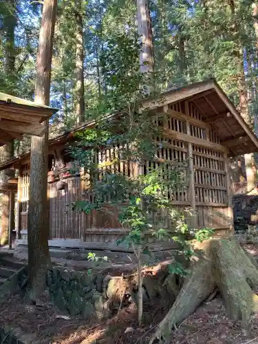 入粟野日光神社の{uncategorized: "未分類", other: "その他", undefined: "問題あり", building: "その他建物", grave: "お墓", sacred_gate: "鳥居", guardian: "狛犬", statue: "像", buddha: "仏像", history: "歴史", nature: "自然", garden: "庭園", animal: "動物", pagoda: "塔", temizu: "手水舎", mountain_gate: "山門・神門", sanctuary: "本殿・本堂", subordinate: "末社・摂社", art: "芸術", scenery: "景色", jizo: "地蔵", ema: "絵馬", goshuin: "御朱印", omikuji: "おみくじ", items: "授与品その他", amulet: "お守り", goshuincho: "御朱印帳", eats: "食事", festival: "お祭り", votive_dance: "神楽", shichigosan: "七五三参", wedding: "結婚式", experience: "体験その他", initially: "初詣", around: "周辺", anti_infection: "感染症対策"}
