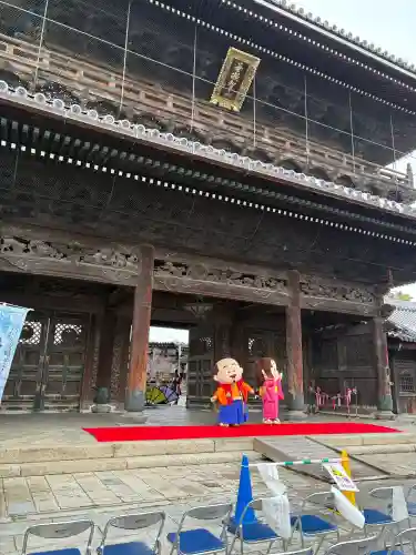 大通寺（長浜御坊）の{uncategorized: "未分類", other: "その他", undefined: "問題あり", building: "その他建物", grave: "お墓", sacred_gate: "鳥居", guardian: "狛犬", statue: "像", buddha: "仏像", history: "歴史", nature: "自然", garden: "庭園", animal: "動物", pagoda: "塔", temizu: "手水舎", mountain_gate: "山門・神門", sanctuary: "本殿・本堂", subordinate: "末社・摂社", art: "芸術", scenery: "景色", jizo: "地蔵", ema: "絵馬", goshuin: "御朱印", omikuji: "おみくじ", items: "授与品その他", amulet: "お守り", goshuincho: "御朱印帳", eats: "食事", festival: "お祭り", votive_dance: "神楽", shichigosan: "七五三参", wedding: "結婚式", experience: "体験その他", initially: "初詣", around: "周辺", anti_infection: "感染症対策"}