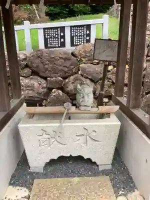 伊波乃西神社の手水舎