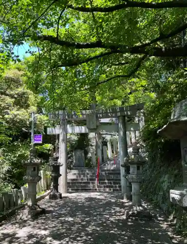 鷲尾愛宕神社の{uncategorized: "未分類", other: "その他", undefined: "問題あり", building: "その他建物", grave: "お墓", sacred_gate: "鳥居", guardian: "狛犬", statue: "像", buddha: "仏像", history: "歴史", nature: "自然", garden: "庭園", animal: "動物", pagoda: "塔", temizu: "手水舎", mountain_gate: "山門・神門", sanctuary: "本殿・本堂", subordinate: "末社・摂社", art: "芸術", scenery: "景色", jizo: "地蔵", ema: "絵馬", goshuin: "御朱印", omikuji: "おみくじ", items: "授与品その他", amulet: "お守り", goshuincho: "御朱印帳", eats: "食事", festival: "お祭り", votive_dance: "神楽", shichigosan: "七五三参", wedding: "結婚式", experience: "体験その他", initially: "初詣", around: "周辺", anti_infection: "感染症対策"}