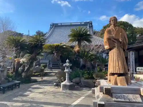 宝福寺の像