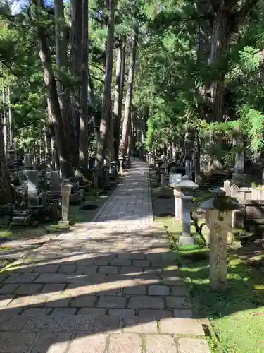 高野山金剛峯寺奥の院(和歌山県)