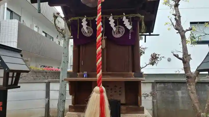 伊富稲荷神社の本殿・本堂