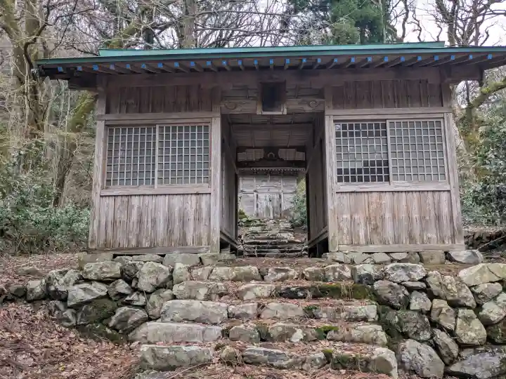 諏訪神社の{uncategorized: "未分類", other: "その他", undefined: "問題あり", building: "その他建物", grave: "お墓", sacred_gate: "鳥居", guardian: "狛犬", statue: "像", buddha: "仏像", history: "歴史", nature: "自然", garden: "庭園", animal: "動物", pagoda: "塔", temizu: "手水舎", mountain_gate: "山門・神門", sanctuary: "本殿・本堂", subordinate: "末社・摂社", art: "芸術", scenery: "景色", jizo: "地蔵", ema: "絵馬", goshuin: "御朱印", omikuji: "おみくじ", items: "授与品その他", amulet: "お守り", goshuincho: "御朱印帳", eats: "食事", festival: "お祭り", votive_dance: "神楽", shichigosan: "七五三参", wedding: "結婚式", experience: "体験その他", initially: "初詣", around: "周辺", anti_infection: "感染症対策"}