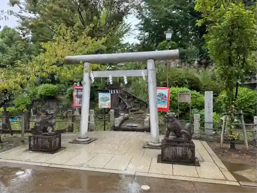 鳩森八幡神社の末社・摂社