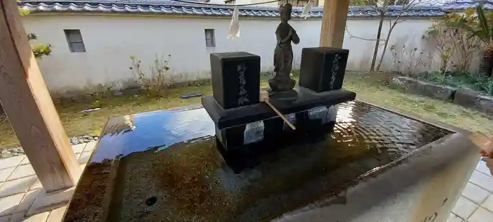 龍華寺の手水舎