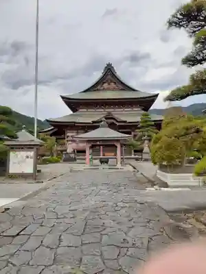 甲斐善光寺の本殿・本堂