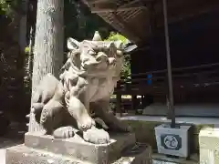 阿多由太神社の狛犬