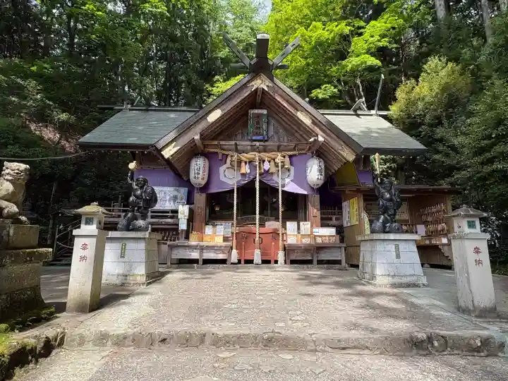 甲子大國神社の{uncategorized: "未分類", other: "その他", undefined: "問題あり", building: "その他建物", grave: "お墓", sacred_gate: "鳥居", guardian: "狛犬", statue: "像", buddha: "仏像", history: "歴史", nature: "自然", garden: "庭園", animal: "動物", pagoda: "塔", temizu: "手水舎", mountain_gate: "山門・神門", sanctuary: "本殿・本堂", subordinate: "末社・摂社", art: "芸術", scenery: "景色", jizo: "地蔵", ema: "絵馬", goshuin: "御朱印", omikuji: "おみくじ", items: "授与品その他", amulet: "お守り", goshuincho: "御朱印帳", eats: "食事", festival: "お祭り", votive_dance: "神楽", shichigosan: "七五三参", wedding: "結婚式", experience: "体験その他", initially: "初詣", around: "周辺", anti_infection: "感染症対策"}