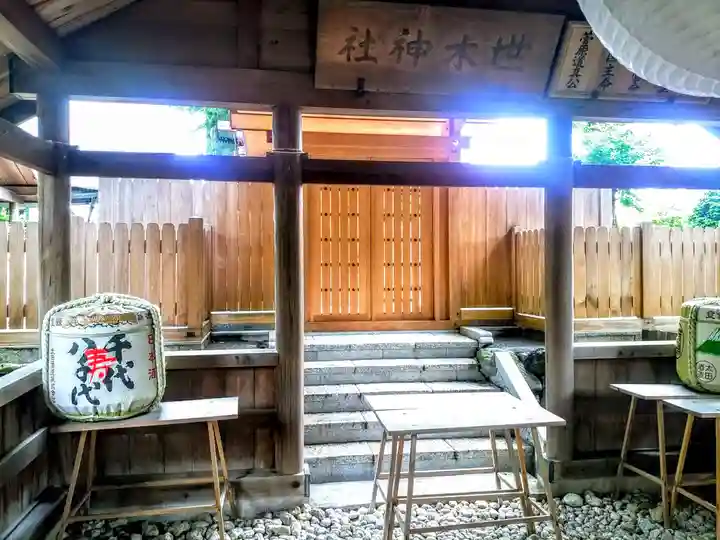 世木神社の本殿・本堂