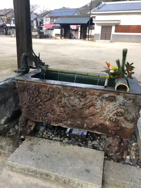 素盞嗚神社の手水舎