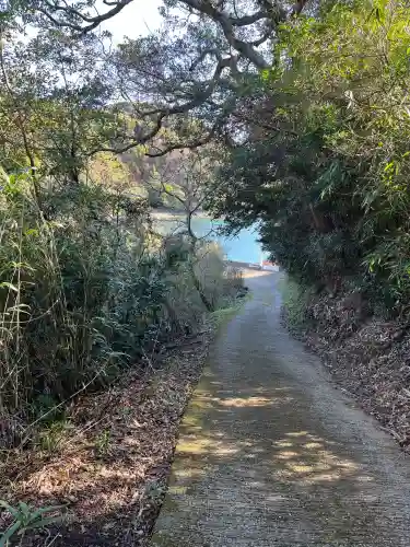 伊射波神社の{uncategorized: "未分類", other: "その他", undefined: "問題あり", building: "その他建物", grave: "お墓", sacred_gate: "鳥居", guardian: "狛犬", statue: "像", buddha: "仏像", history: "歴史", nature: "自然", garden: "庭園", animal: "動物", pagoda: "塔", temizu: "手水舎", mountain_gate: "山門・神門", sanctuary: "本殿・本堂", subordinate: "末社・摂社", art: "芸術", scenery: "景色", jizo: "地蔵", ema: "絵馬", goshuin: "御朱印", omikuji: "おみくじ", items: "授与品その他", amulet: "お守り", goshuincho: "御朱印帳", eats: "食事", festival: "お祭り", votive_dance: "神楽", shichigosan: "七五三参", wedding: "結婚式", experience: "体験その他", initially: "初詣", around: "周辺", anti_infection: "感染症対策"}