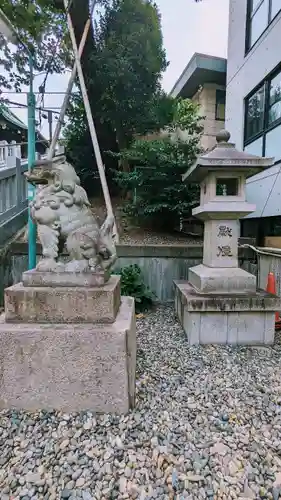 白金氷川神社の狛犬