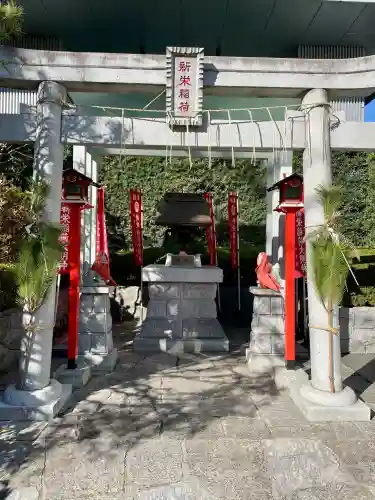 新栄稲荷神社の{uncategorized: "未分類", other: "その他", undefined: "問題あり", building: "その他建物", grave: "お墓", sacred_gate: "鳥居", guardian: "狛犬", statue: "像", buddha: "仏像", history: "歴史", nature: "自然", garden: "庭園", animal: "動物", pagoda: "塔", temizu: "手水舎", mountain_gate: "山門・神門", sanctuary: "本殿・本堂", subordinate: "末社・摂社", art: "芸術", scenery: "景色", jizo: "地蔵", ema: "絵馬", goshuin: "御朱印", omikuji: "おみくじ", items: "授与品その他", amulet: "お守り", goshuincho: "御朱印帳", eats: "食事", festival: "お祭り", votive_dance: "神楽", shichigosan: "七五三参", wedding: "結婚式", experience: "体験その他", initially: "初詣", around: "周辺", anti_infection: "感染症対策"}