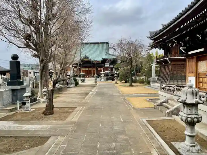 日乗院の{uncategorized: "未分類", other: "その他", undefined: "問題あり", building: "その他建物", grave: "お墓", sacred_gate: "鳥居", guardian: "狛犬", statue: "像", buddha: "仏像", history: "歴史", nature: "自然", garden: "庭園", animal: "動物", pagoda: "塔", temizu: "手水舎", mountain_gate: "山門・神門", sanctuary: "本殿・本堂", subordinate: "末社・摂社", art: "芸術", scenery: "景色", jizo: "地蔵", ema: "絵馬", goshuin: "御朱印", omikuji: "おみくじ", items: "授与品その他", amulet: "お守り", goshuincho: "御朱印帳", eats: "食事", festival: "お祭り", votive_dance: "神楽", shichigosan: "七五三参", wedding: "結婚式", experience: "体験その他", initially: "初詣", around: "周辺", anti_infection: "感染症対策"}