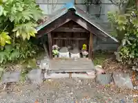 石仏(しんびょうしの霊水)の{uncategorized: "未分類", other: "その他", undefined: "問題あり", building: "その他建物", grave: "お墓", sacred_gate: "鳥居", guardian: "狛犬", statue: "像", buddha: "仏像", history: "歴史", nature: "自然", garden: "庭園", animal: "動物", pagoda: "塔", temizu: "手水舎", mountain_gate: "山門・神門", sanctuary: "本殿・本堂", subordinate: "末社・摂社", art: "芸術", scenery: "景色", jizo: "地蔵", ema: "絵馬", goshuin: "御朱印", omikuji: "おみくじ", items: "授与品その他", amulet: "お守り", goshuincho: "御朱印帳", eats: "食事", festival: "お祭り", votive_dance: "神楽", shichigosan: "七五三参", wedding: "結婚式", experience: "体験その他", initially: "初詣", around: "周辺", anti_infection: "感染症対策"}