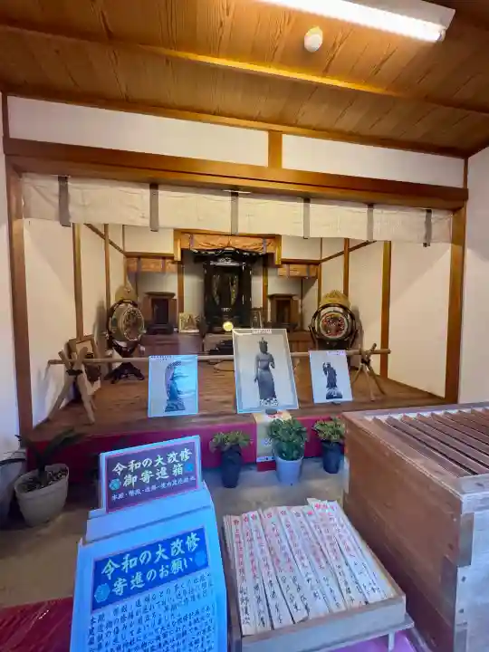 大野神社の{uncategorized: "未分類", other: "その他", undefined: "問題あり", building: "その他建物", grave: "お墓", sacred_gate: "鳥居", guardian: "狛犬", statue: "像", buddha: "仏像", history: "歴史", nature: "自然", garden: "庭園", animal: "動物", pagoda: "塔", temizu: "手水舎", mountain_gate: "山門・神門", sanctuary: "本殿・本堂", subordinate: "末社・摂社", art: "芸術", scenery: "景色", jizo: "地蔵", ema: "絵馬", goshuin: "御朱印", omikuji: "おみくじ", items: "授与品その他", amulet: "お守り", goshuincho: "御朱印帳", eats: "食事", festival: "お祭り", votive_dance: "神楽", shichigosan: "七五三参", wedding: "結婚式", experience: "体験その他", initially: "初詣", around: "周辺", anti_infection: "感染症対策"}