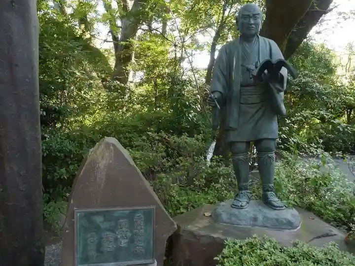 報徳二宮神社の像