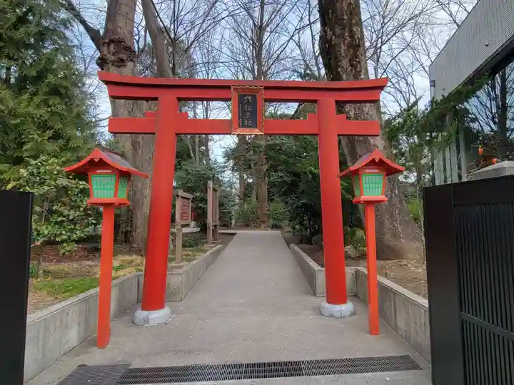 柞祖霊社の鳥居