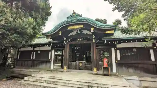 白金氷川神社の本殿