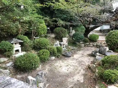 劔神社の庭園