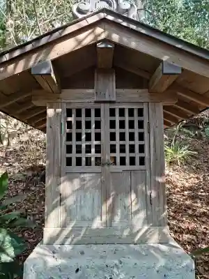 須磨稲荷大明神・和佐稲荷大明神の{uncategorized: "未分類", other: "その他", undefined: "問題あり", building: "その他建物", grave: "お墓", sacred_gate: "鳥居", guardian: "狛犬", statue: "像", buddha: "仏像", history: "歴史", nature: "自然", garden: "庭園", animal: "動物", pagoda: "塔", temizu: "手水舎", mountain_gate: "山門・神門", sanctuary: "本殿・本堂", subordinate: "末社・摂社", art: "芸術", scenery: "景色", jizo: "地蔵", ema: "絵馬", goshuin: "御朱印", omikuji: "おみくじ", items: "授与品その他", amulet: "お守り", goshuincho: "御朱印帳", eats: "食事", festival: "お祭り", votive_dance: "神楽", shichigosan: "七五三参", wedding: "結婚式", experience: "体験その他", initially: "初詣", around: "周辺", anti_infection: "感染症対策"}