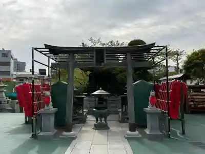 深川開運出世稲荷の{uncategorized: "未分類", other: "その他", undefined: "問題あり", building: "その他建物", grave: "お墓", sacred_gate: "鳥居", guardian: "狛犬", statue: "像", buddha: "仏像", history: "歴史", nature: "自然", garden: "庭園", animal: "動物", pagoda: "塔", temizu: "手水舎", mountain_gate: "山門・神門", sanctuary: "本殿・本堂", subordinate: "末社・摂社", art: "芸術", scenery: "景色", jizo: "地蔵", ema: "絵馬", goshuin: "御朱印", omikuji: "おみくじ", items: "授与品その他", amulet: "お守り", goshuincho: "御朱印帳", eats: "食事", festival: "お祭り", votive_dance: "神楽", shichigosan: "七五三参", wedding: "結婚式", experience: "体験その他", initially: "初詣", around: "周辺", anti_infection: "感染症対策"}