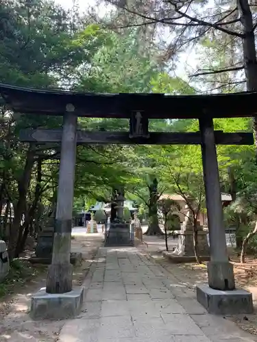 春日部八幡神社の鳥居