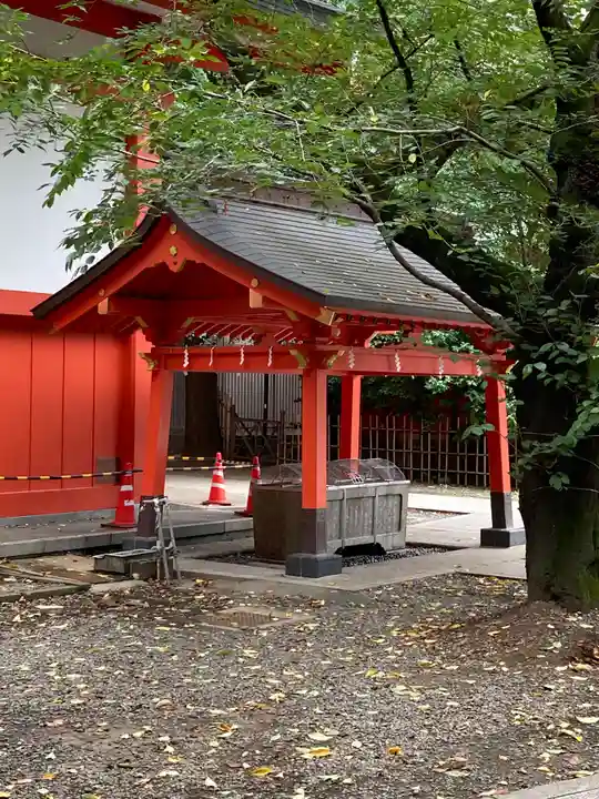 花園神社の手水舎