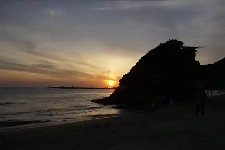 稲佐の浜 弁天島の景色