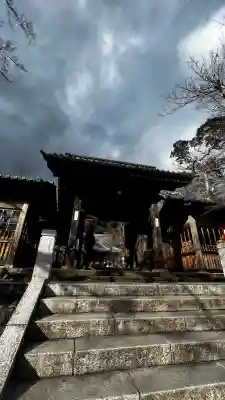 修禅寺の{uncategorized: "未分類", other: "その他", undefined: "問題あり", building: "その他建物", grave: "お墓", sacred_gate: "鳥居", guardian: "狛犬", statue: "像", buddha: "仏像", history: "歴史", nature: "自然", garden: "庭園", animal: "動物", pagoda: "塔", temizu: "手水舎", mountain_gate: "山門・神門", sanctuary: "本殿・本堂", subordinate: "末社・摂社", art: "芸術", scenery: "景色", jizo: "地蔵", ema: "絵馬", goshuin: "御朱印", omikuji: "おみくじ", items: "授与品その他", amulet: "お守り", goshuincho: "御朱印帳", eats: "食事", festival: "お祭り", votive_dance: "神楽", shichigosan: "七五三参", wedding: "結婚式", experience: "体験その他", initially: "初詣", around: "周辺", anti_infection: "感染症対策"}