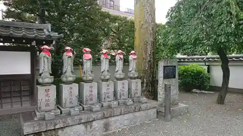 伝重寺の地蔵