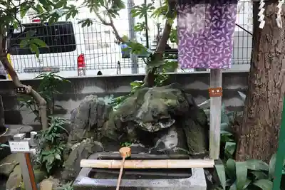 三光稲荷神社の手水舎